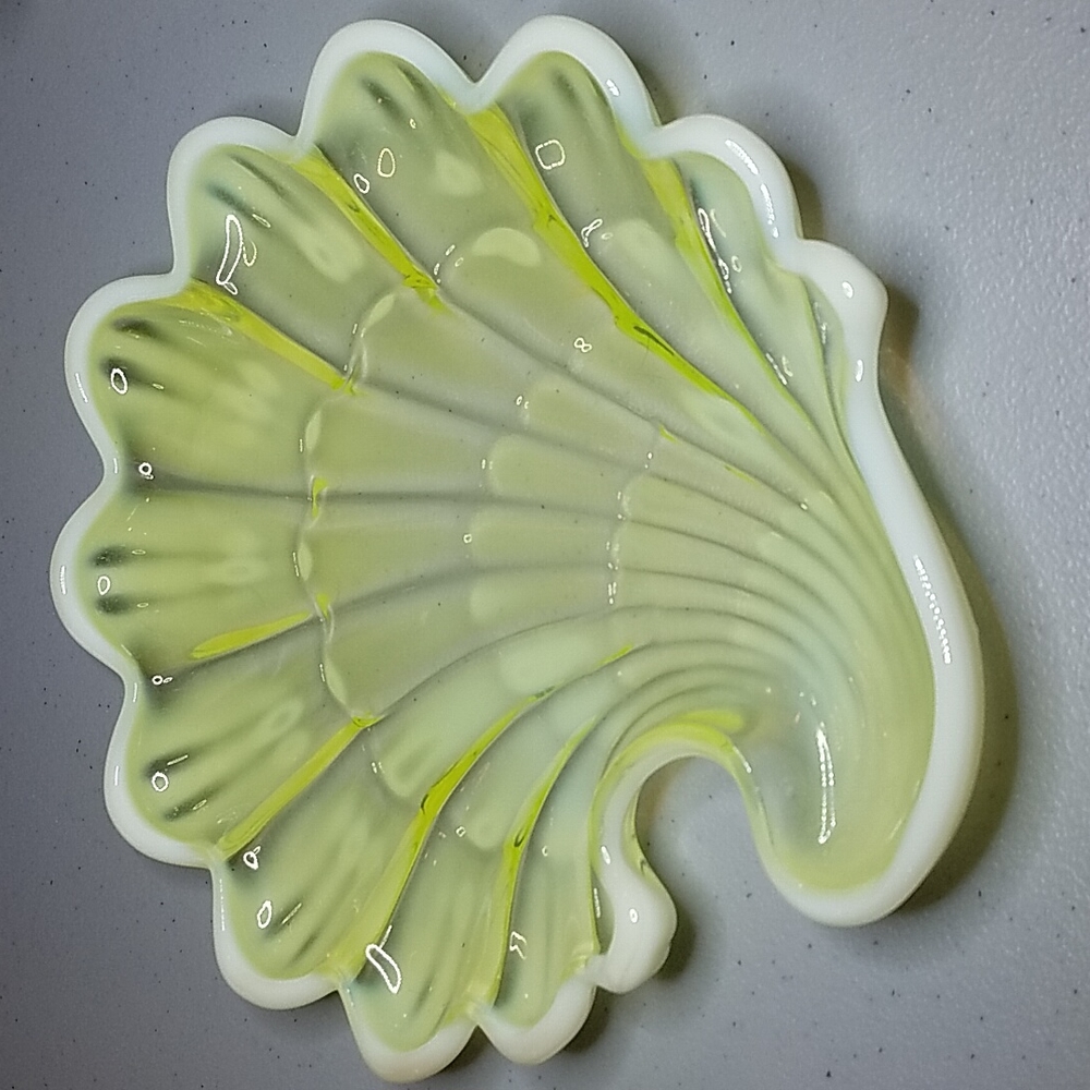 Duncan Miller Yellow Opalescent Sanibel glass